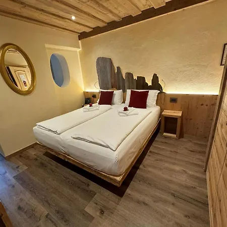 Hotel Ciasa Lorenzi 3*