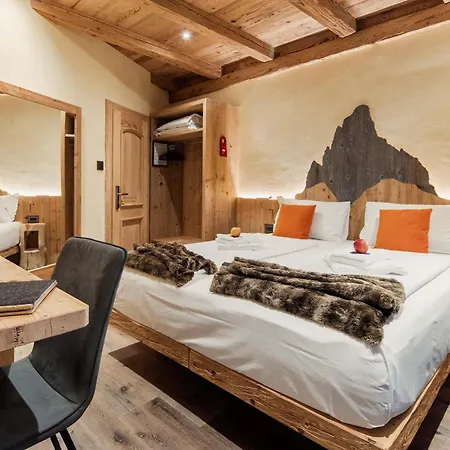 Ciasa Lorenzi Hotel