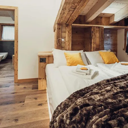 Ciasa Lorenzi Hotel 3*