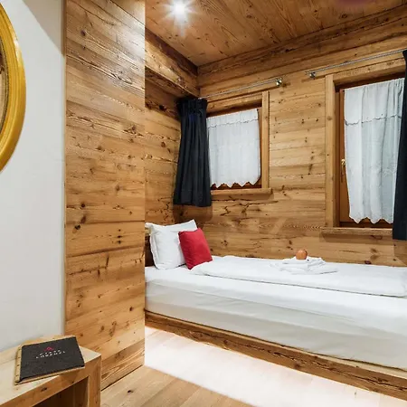 Ciasa Lorenzi Hotel 3*