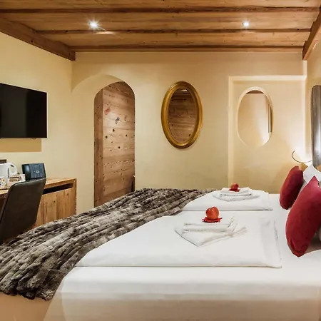 Hotel Ciasa Lorenzi 3*
