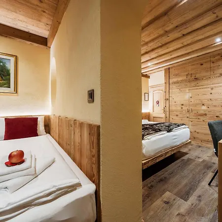 Ciasa Lorenzi Hotel 3*
